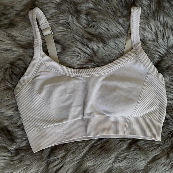 NWOT PowerSoft Set - Seamless Ribbed Sports Bra & High-Waisted 7/8 Joggers - Picture 10 of 13
